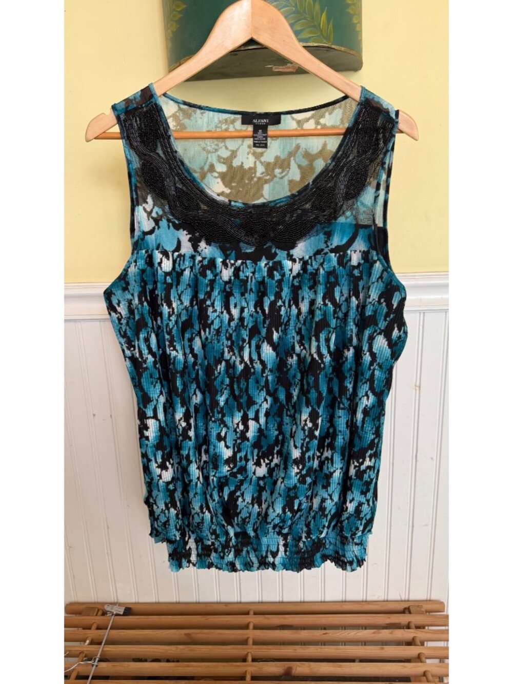Alfani Woman Sleeveless Blue & Black Abstract Print Top With Beaded Neckline 1X